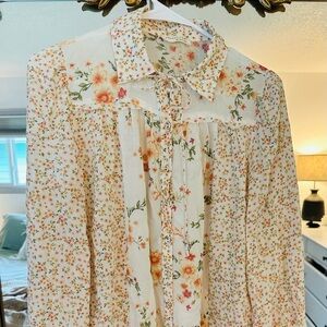 Love Stitch Floral Blouse in White and Pink